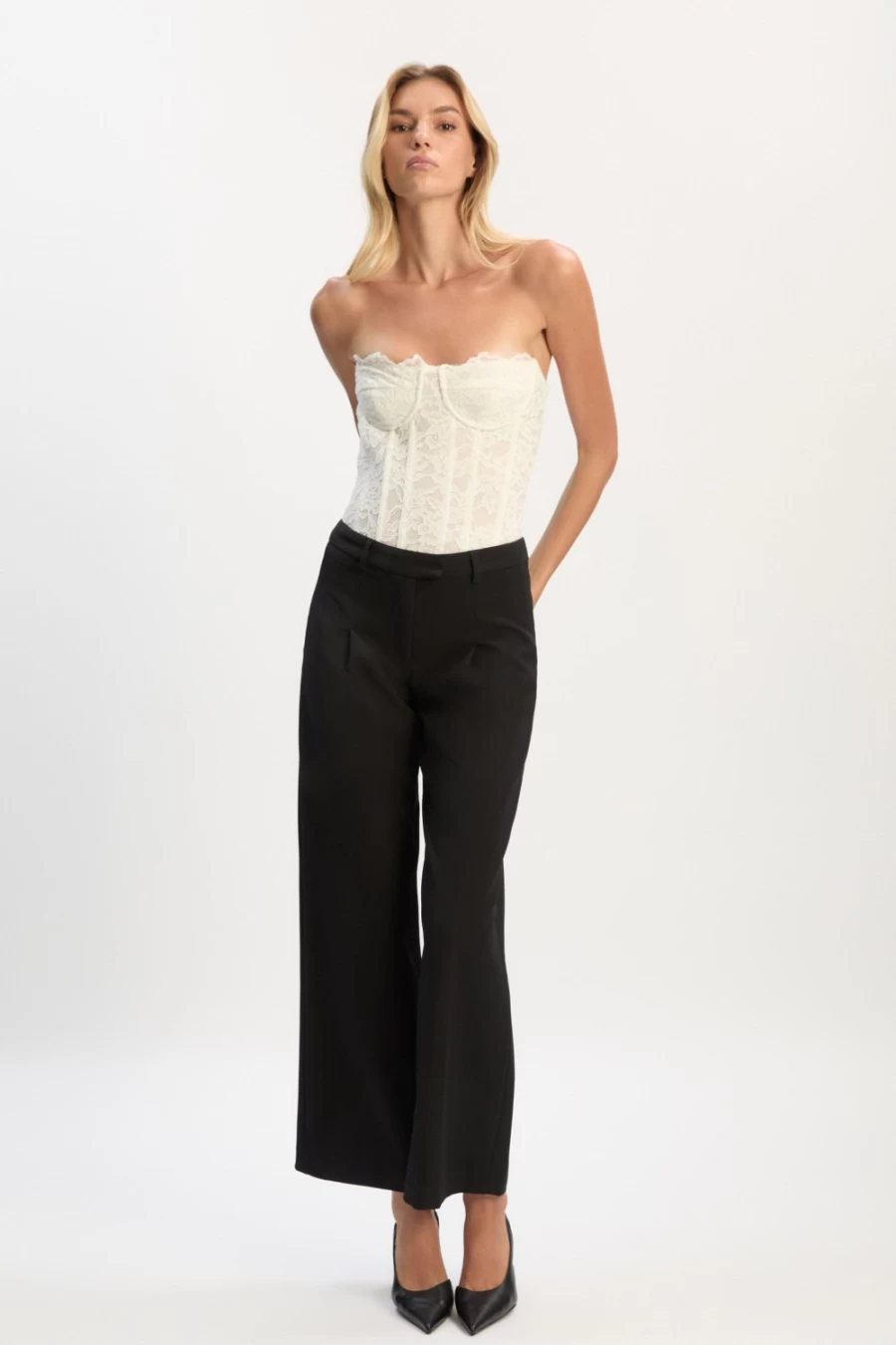 Bardot Women's Cassian Tailored Black Pants - Slim Fit Formal Trousers for Office & Business Wear