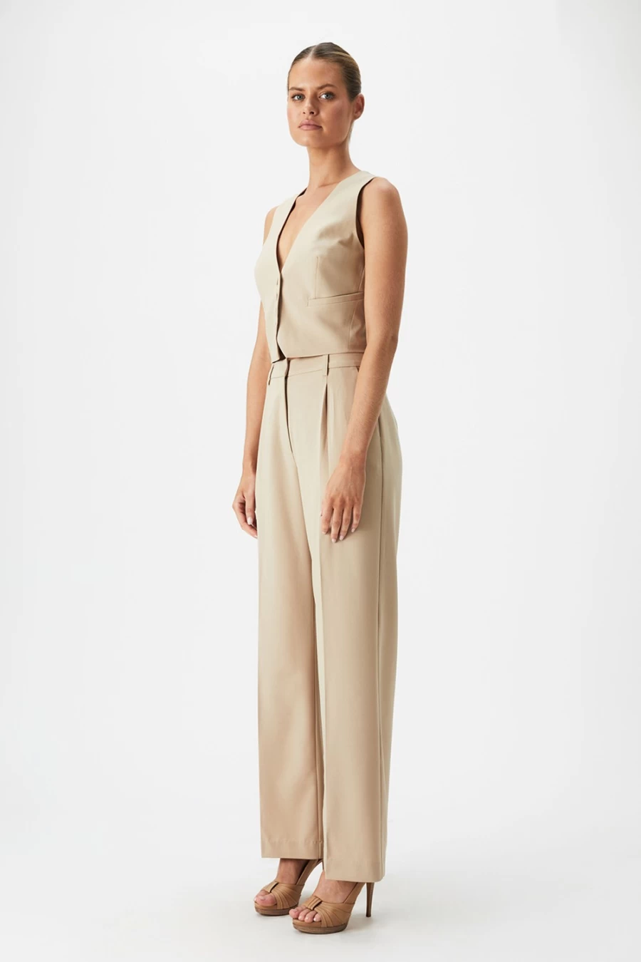 Bardot Women's Beige Callista Vest - Elegant Sleeveless Layering Piece