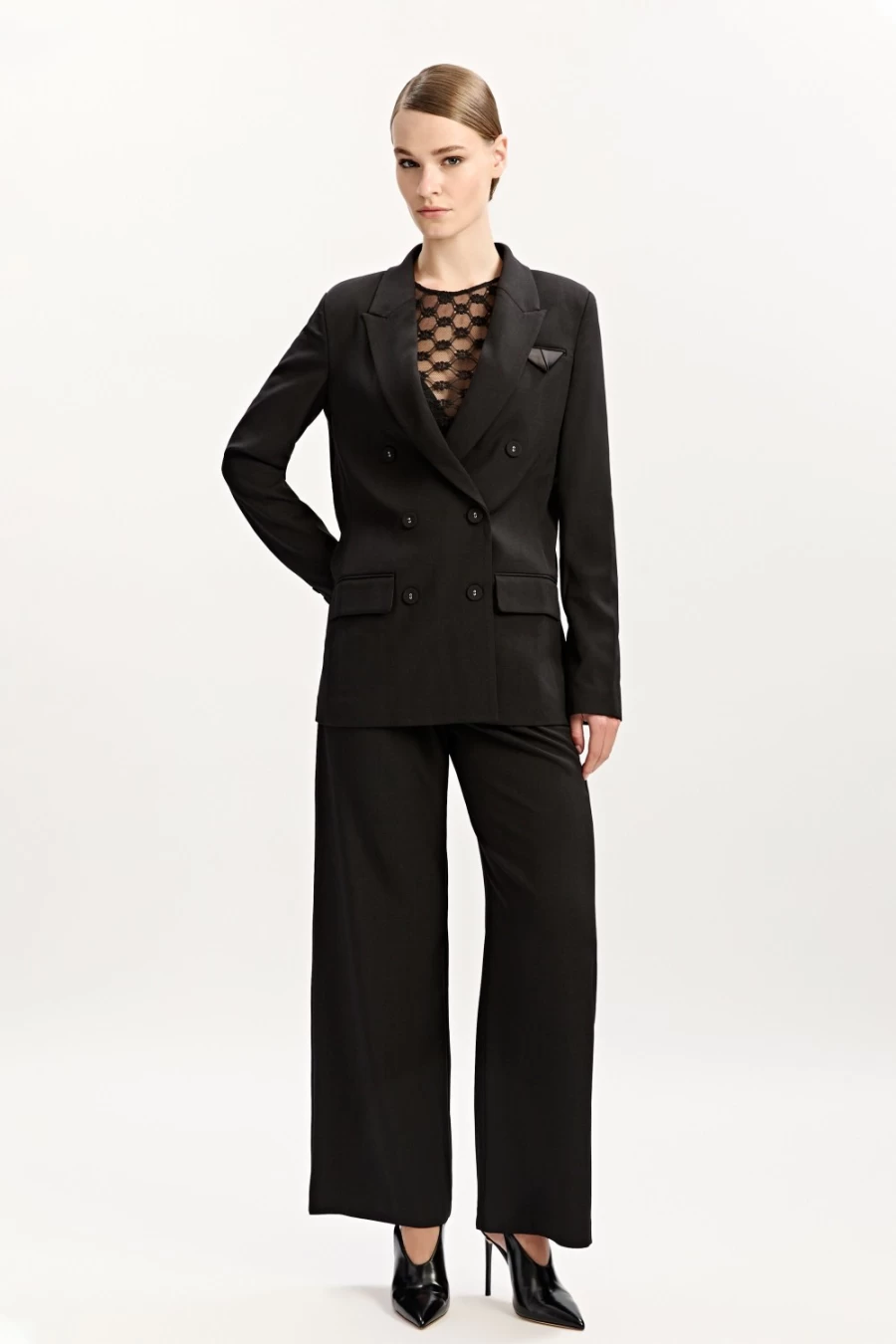 Bardot Women's Sloane Classic Black Blazer for Professional Style