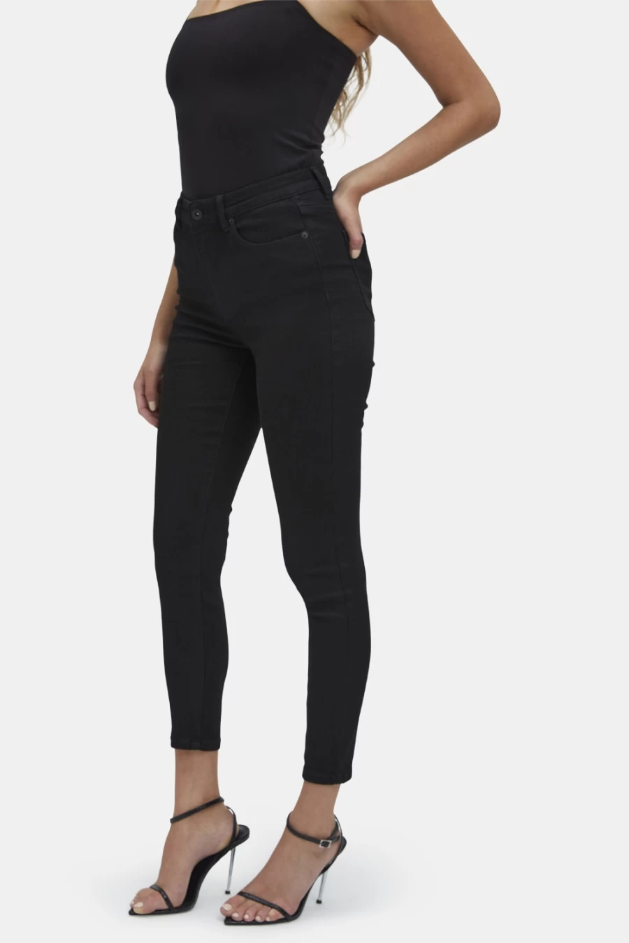 Bardot Women's Khloe High Rise Crop Jeans in Black