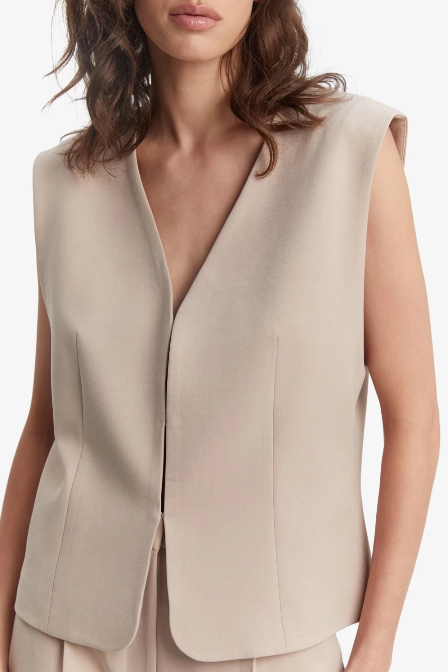 Bardot Women's Sandstone Longline Vest - Sloane Style Casual Wear